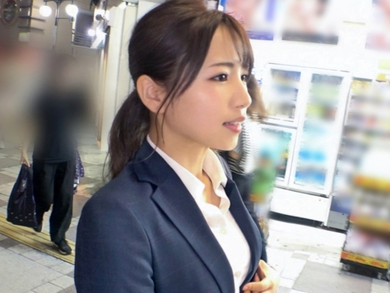 【オフィスで悶える敏感OL】美人で可愛いOLが仕事中にこっそりズボズボ奥まで突かれ、我慢できずにハメ潮吹きまくる！エロすぎる淫乱OLの痴態♡