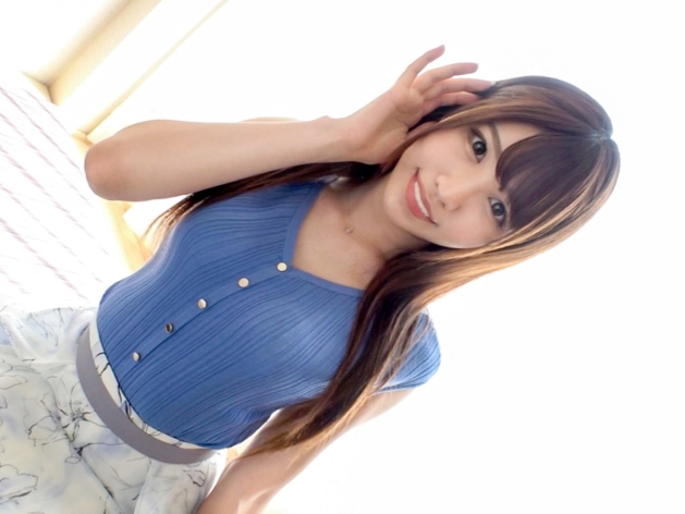 【スレンダー美人の淫乱プレイ】『もっと突いて…』美乳の美人娘がエロ全開！ビンビンの男根で激しく突かれ、キレイなカラダをくねらせ感じまくる！♡