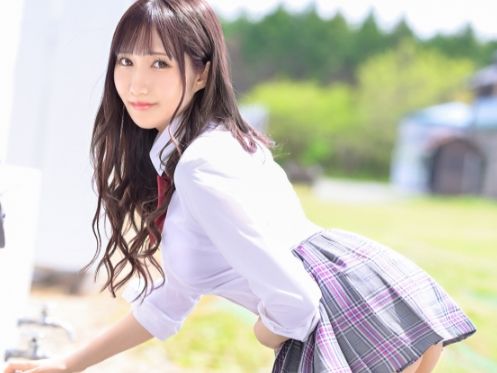 【学校で大胆ないたずら】隣の席の齋藤さん、からかい上手なのにエッチは本気モード！度を超えたイタズラがまさかのアソコ責めに発展！？制服姿で感じる姿がエロかわいい♡