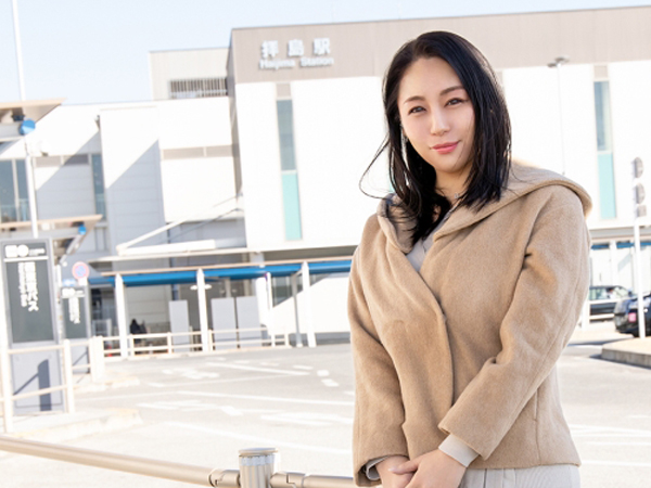 【人妻の禁断の情事】『もう我慢できない…』40代とは思えない色気たっぷりの人妻が不倫相手に溺れる！旦那には見せない淫乱な顔でチ●ポを欲しがり、火照った身体を慰めるために挿入を懇願する姿はヤバすぎる！！