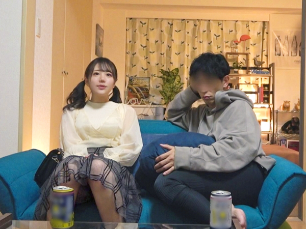 【隠し撮りNTR】『ダメ…バレちゃう…』アイドル顔負けの素人美少女を密かに撮影！おまんこに激ピストンで喘ぎまくる姿がエロすぎる！♡