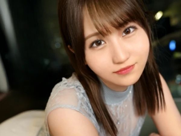 【美乳美尻の歯科助【歯科助手の甘い誘惑】『本当に好き？…じゃあ、いいよ…』美乳美尻の美少女が彼氏への愛情確認で中出しOK！ハメ撮りで濃厚なセックスを楽しむ素人カップルのラブラブ性交♡手】「好き…？」と甘える美少女が中出しOK♡愛��たっぷり濃密ハメ撮り！美ボディを独り占めするラブラブ性交にメロメロ！