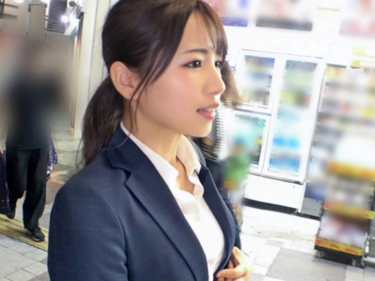 【スーツOLをナンパ即ハメ】『仕事中なのに…』黒パンスト破いて即挿入！敏感なOLお姉さんがトロトロマンコで肉棒を歓迎！仕事帰りの濃厚セックスに悶絶！！♡