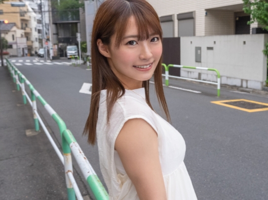 【バックで乱れまくり】制服コスプレの激カワ美少女！ビンビンチ●ポでバックから激突きされ、キュートな顔がエロ顔に！！制服姿で感じまくる姿がたまらない♡