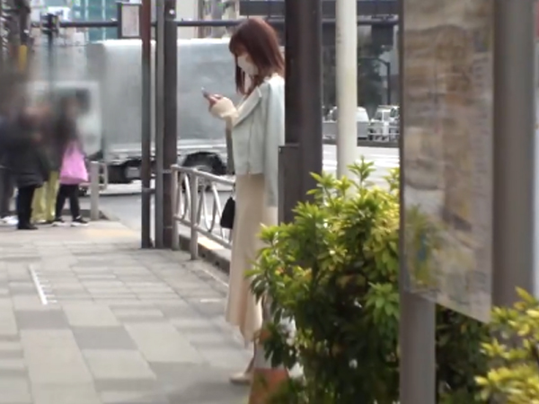 【元レースクイーンの淫乱アクセル全開】スタイル抜群のヤリマン美女が待ち合わせで即エロモード！『クリ大好き～♡』と淫語連発、敏感ボディを激しく責められ、レースクイーン時代のセクシーさ全開で乱れまくる！