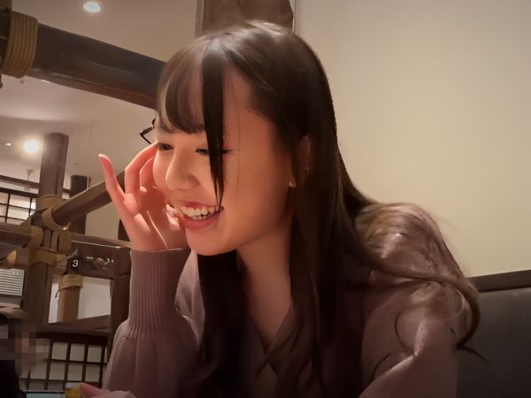 【ちっぱい美少女とドキドキデート】手首拘束で興奮MAX！正常位＆バックで激しくパンパンされちゃう♡ウブな美少女がチンポの虜に…♡