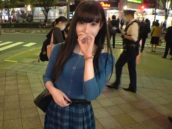 【ナンパ成功】長身スレンダー美人が久々のセックスで大興奮！手マンで敏感に反応し、ビチョビチョのまんこを激しく責められ、我慢できずに大量の愛液を垂れ流す！