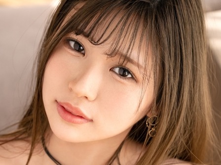 【巨乳美女の濃厚プレイ】『もっと…キスして…』色気たっぷりの美女がチ●ポをチロチロ舐め回し、顔面にザーメンぶっかけられる！セクシーな唇と巨乳がたまらない♡