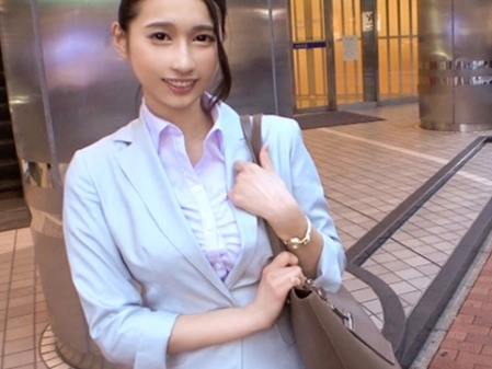 【美脚OLをナンパ即ハメ】街行く美ボディOLをお持ち帰り！スーツを脱いだらスレンダー美脚に興奮MAX！ギンギンに勃ったチ○ポでおマンコを激突き！仕事帰りのお姉さんが乱れる！♡