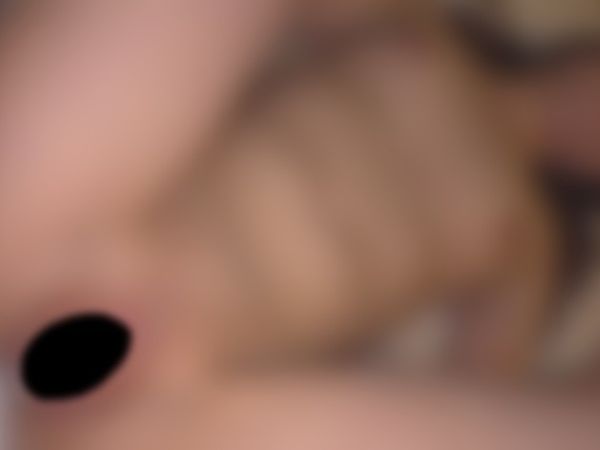 【セフレの裏切り配信】『バレたらヤバい…』内緒で撮影されたハメ撮り動画がAV化！ガッツリと本気セックスを撮られ、中出しシーンまで公開！この動画、絶対に消さなきゃヤバい！！