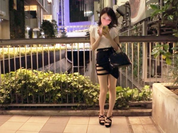 【色白スレンダー美容部員】『ダメ…イッちゃう…』清楚なお姉さんが膣奥ガン突きでガチイキ連続絶頂！ピストンされながらクリを弄る貪欲な姿に興奮MAX！！