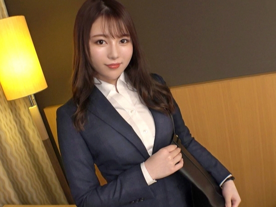 【スーツ姿の美ボディOL】仕事帰りのお姉さんをナンパ！パンスト破いて直に触れる美脚＆美尻がエロすぎる！スーツ姿のまま敏感ボディをイジられ、恥ずかしがる姿にフル勃起必至！