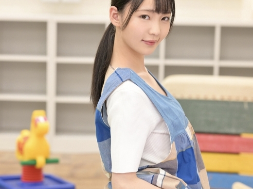 【エロ保育士の誘惑】『パパ、もっと気持ちよくしてあげる♡』子供好きなイクメンパパを翻弄する小悪魔保育士！お部屋で制服のままエッチな騎乗位で誘惑し、パパのチ○ポを独り占め！